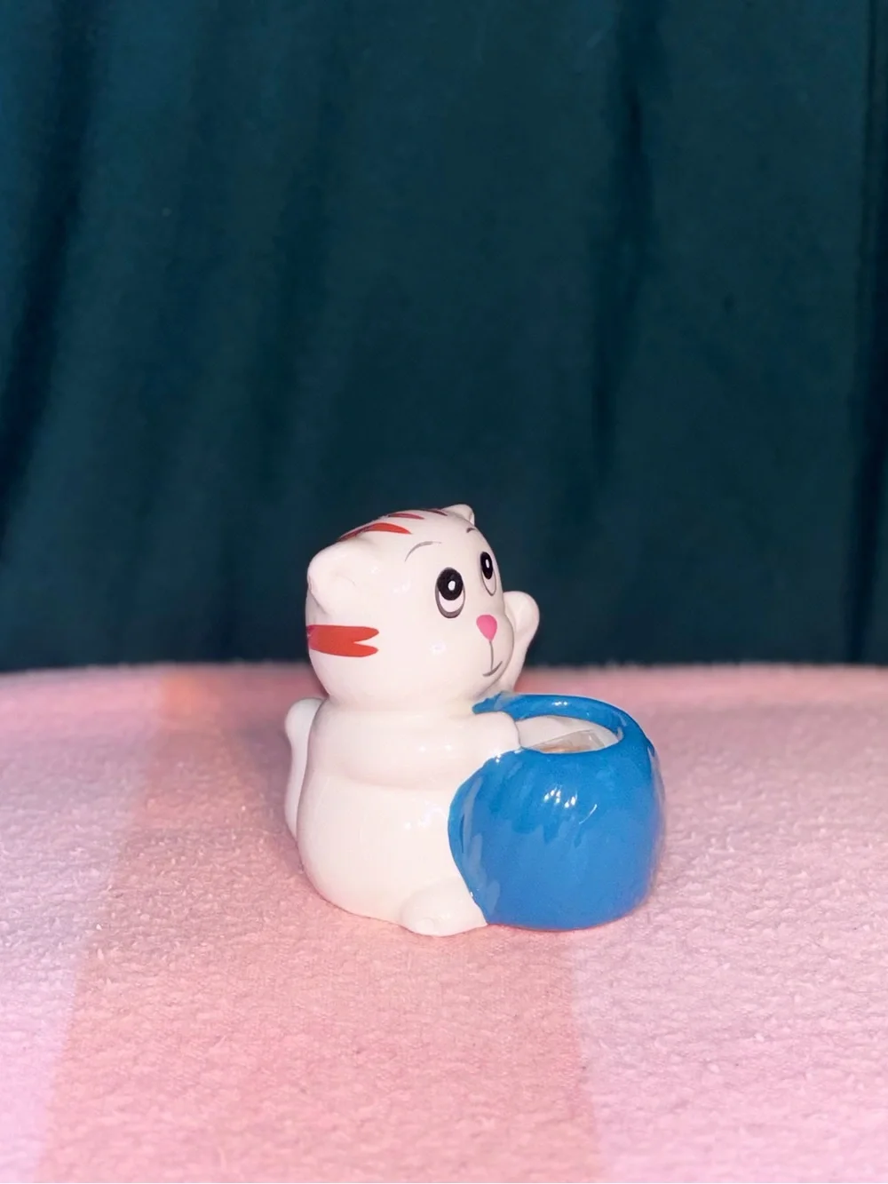 Vintage 1970s Japanese Comic-Style White Kitten Cat Toothpick Holder
